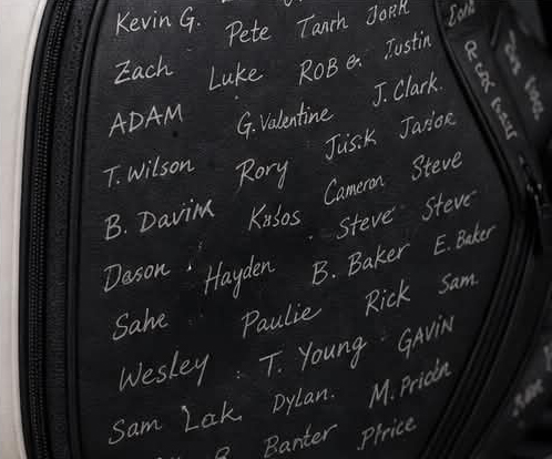 Logo golf bag